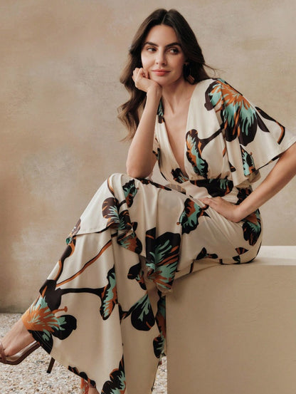 Long dress with loose sleeves exotic expression