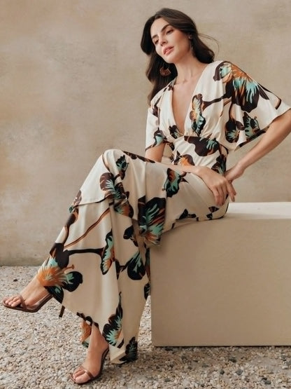 Long dress with loose sleeves exotic expression